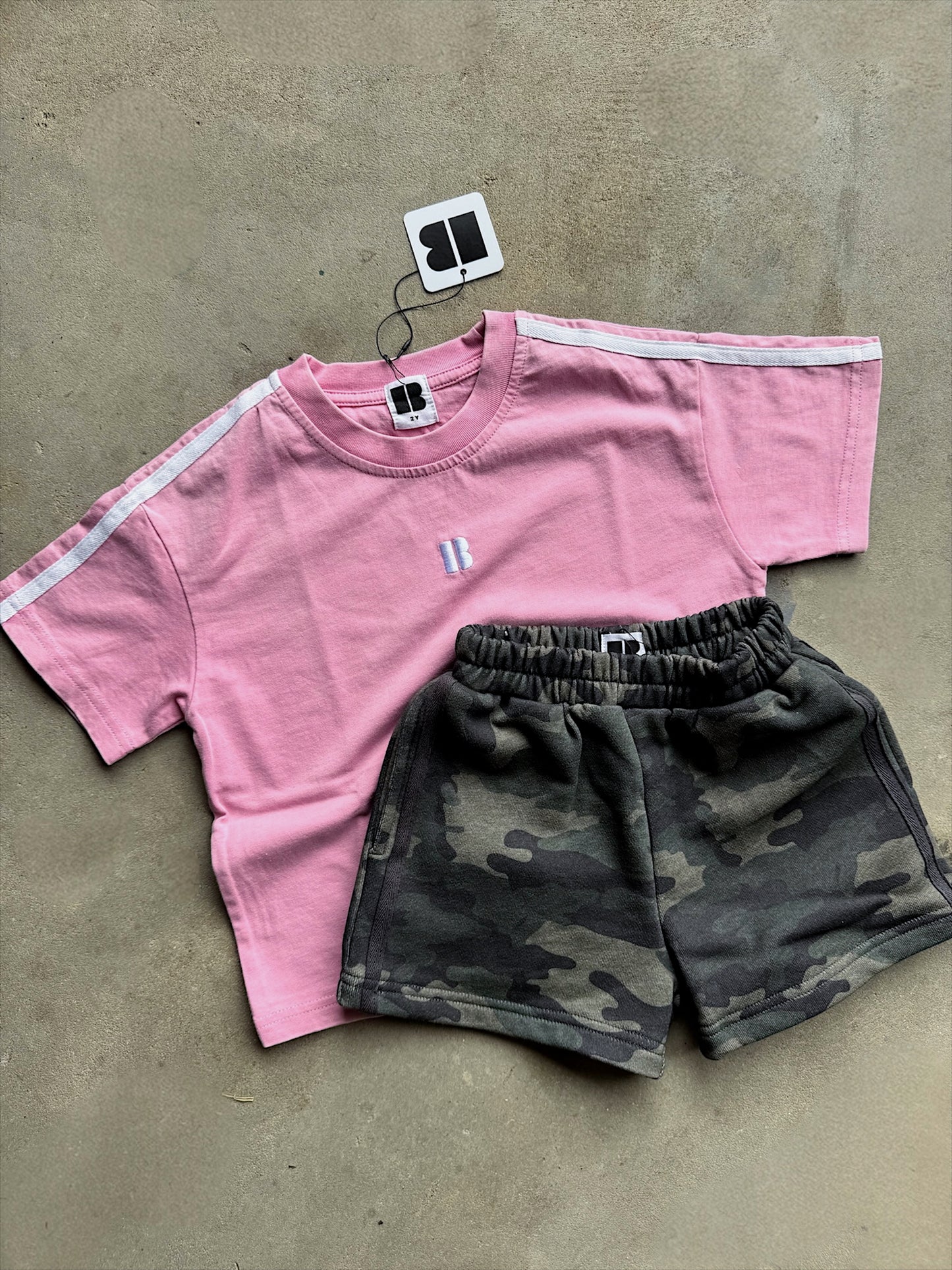 The Everyday Signature Tee - Washed Pink